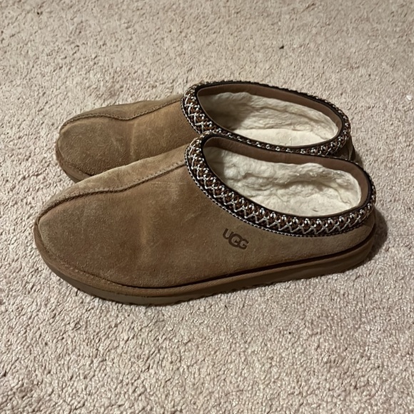 UGG Womens Tasman Slippers size 6 - Picture 2 of 3